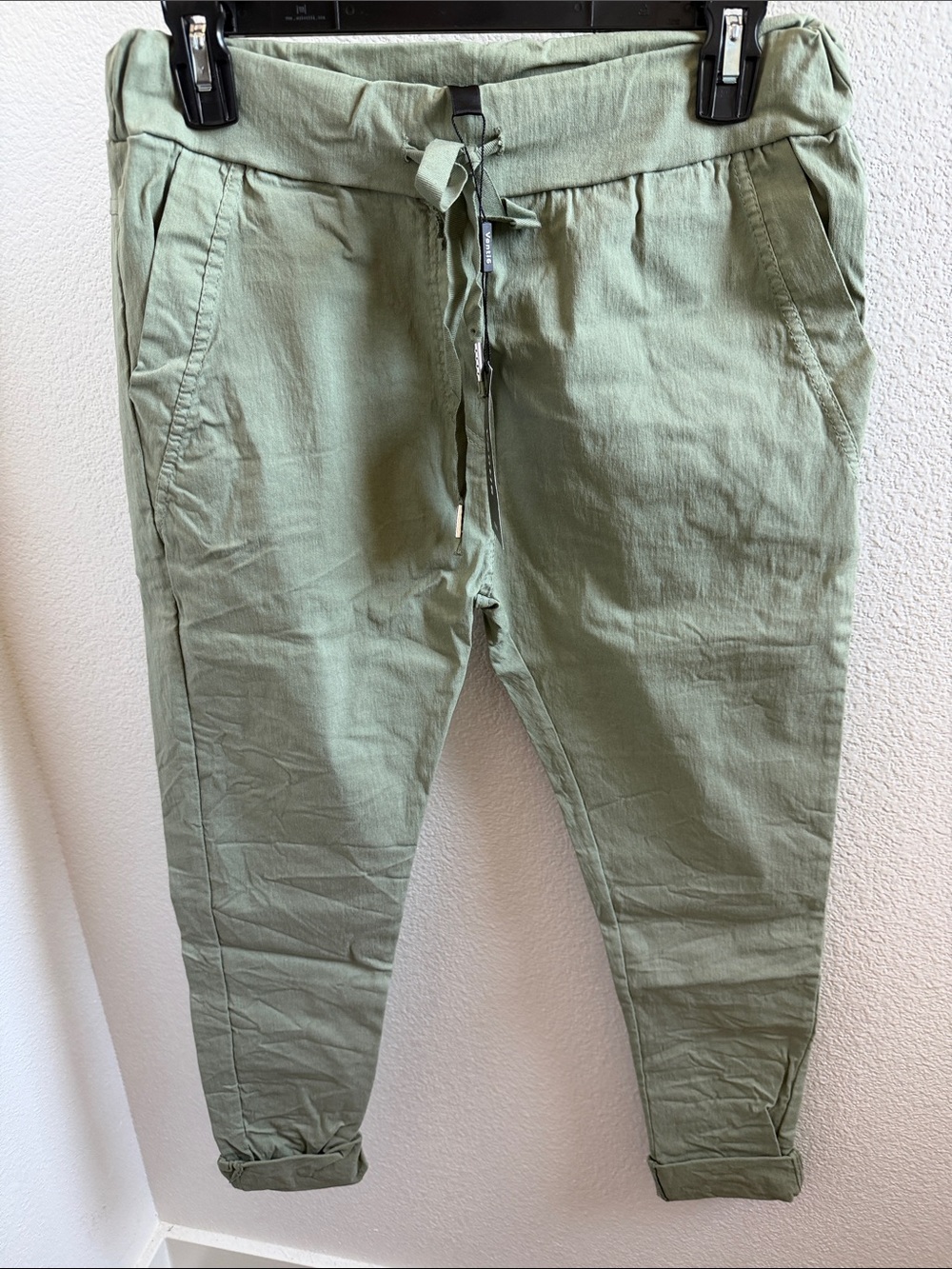 NWT Venti6 Army Green
crinkle Jogger .